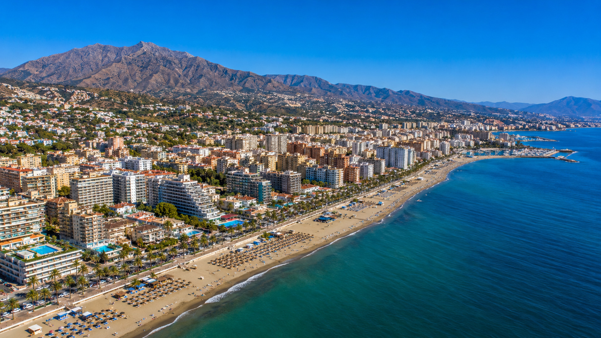 Helikoptervy över Torremolinos och Costa del Sol